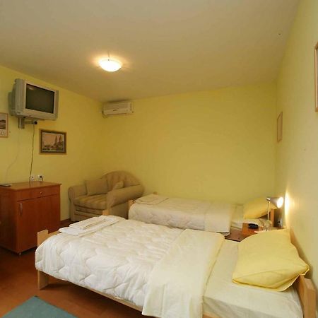 Villa Belilo 69 Sremski Karlovci Eksteriør billede