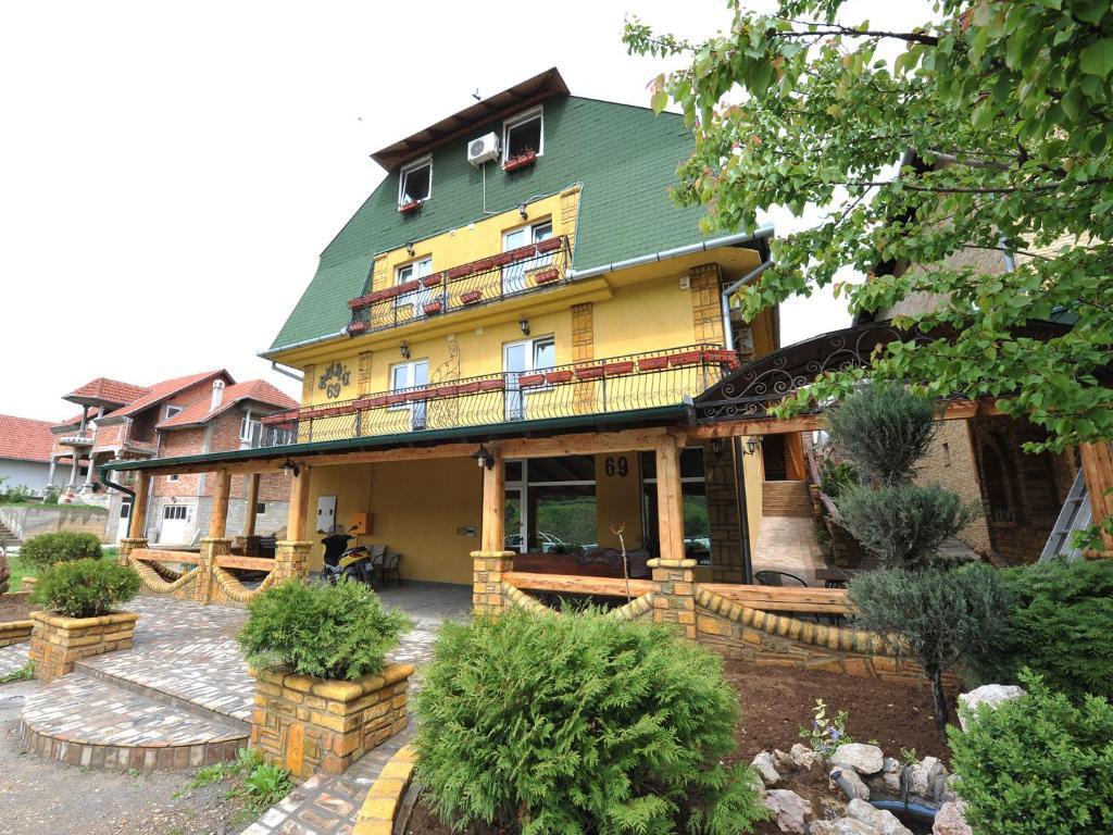 Villa Belilo 69 Sremski Karlovci Eksteriør billede